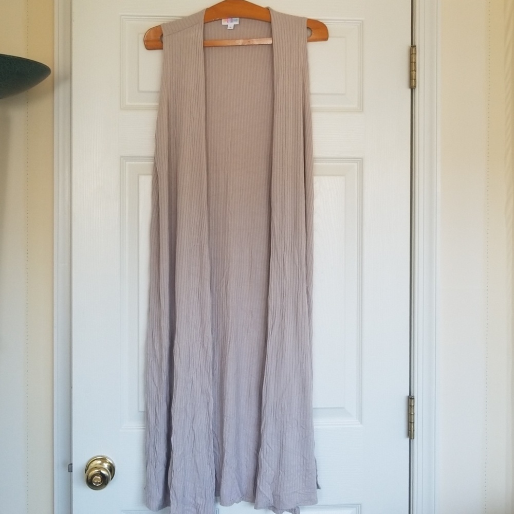 SMALL LULAROE BEIGE JOY